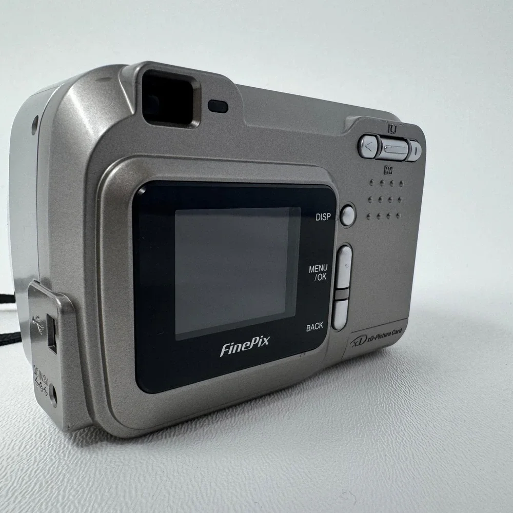 Fujifilm FinePix 2650 Digital Camera 2.0MP 3x Optical Zoom Silver Fujinon Lens